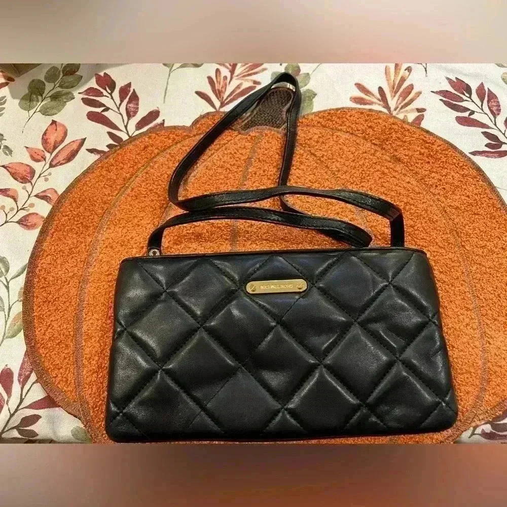 Michael Kors Womens Black Quilted Zip Card Holder Clutch Shoulder Bag Handbag
